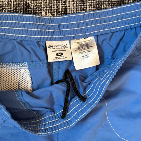 Columbia Women’s Activewear Royal Blue Shorts Size Medium - Picture 10 of 13